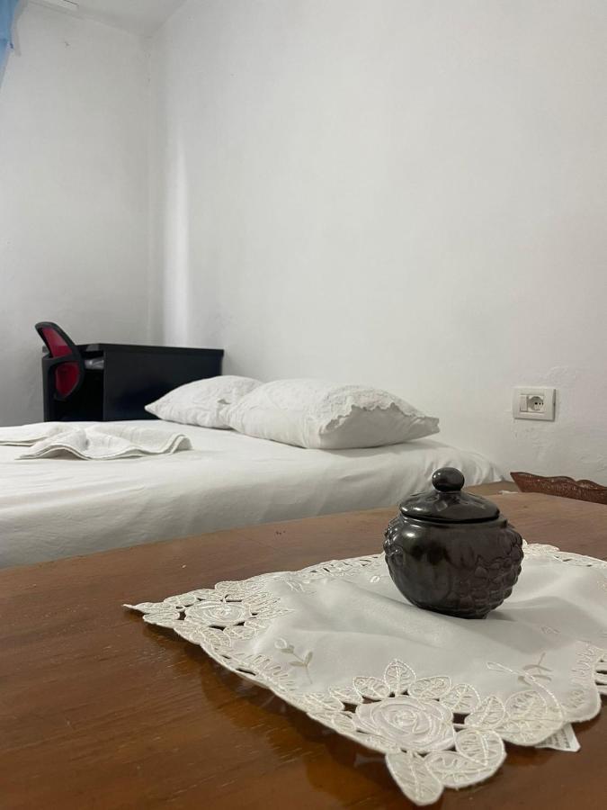 Communist Style Room Shkodër Екстериор снимка