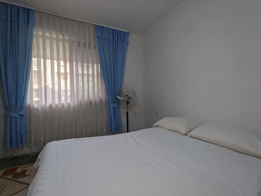 Communist Style Room Shkodër Екстериор снимка